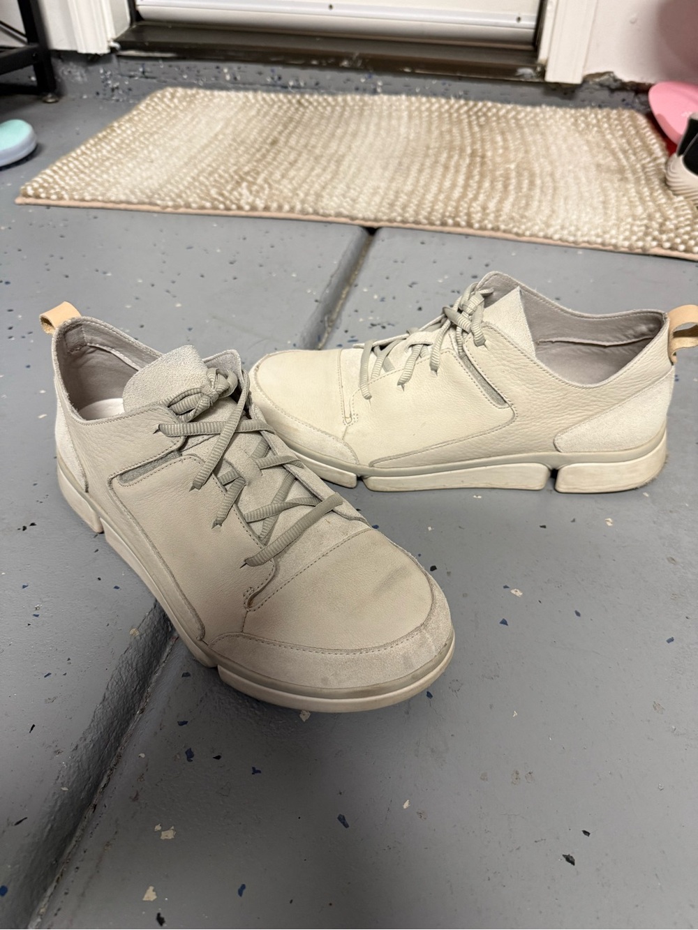CLARKS TRIGENIC FLEX SNEAKERS Men's Casual Lace-Up Sneakers in Light Beige